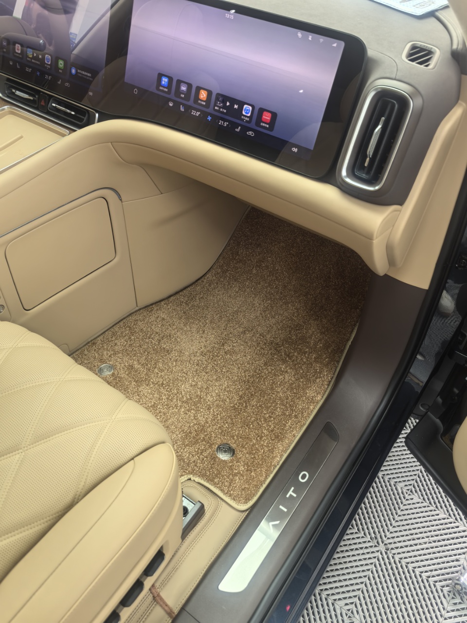 汽车内饰安装实拍效果